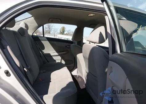 2013 Toyota Corolla Le z USA, uszkodzony, nr VIN 2T1BU4EEXDC960415